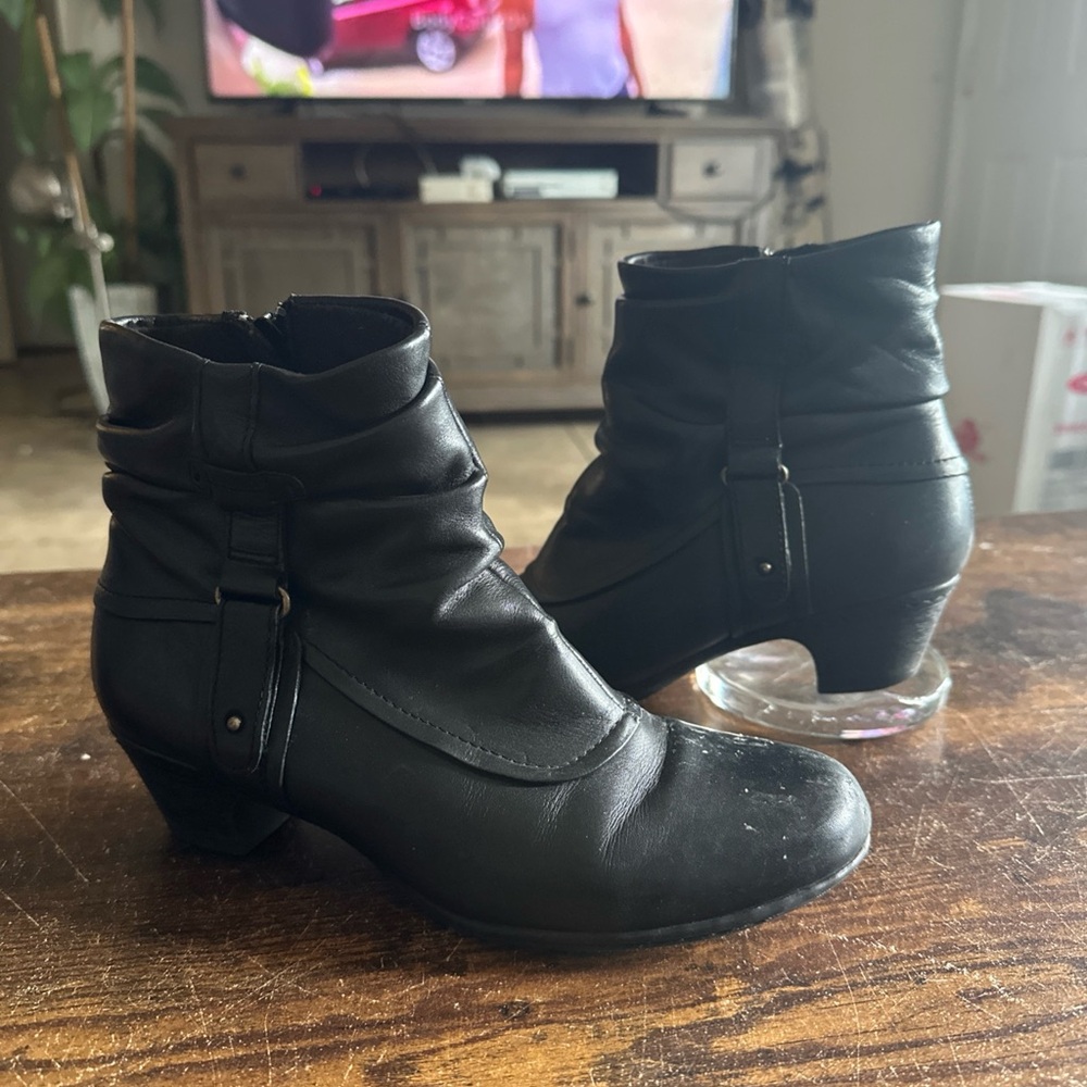 Cobb Hill Women Leather Boots 6.5 Low Ankle‎ Booties Round Toe Ruching Side Zip